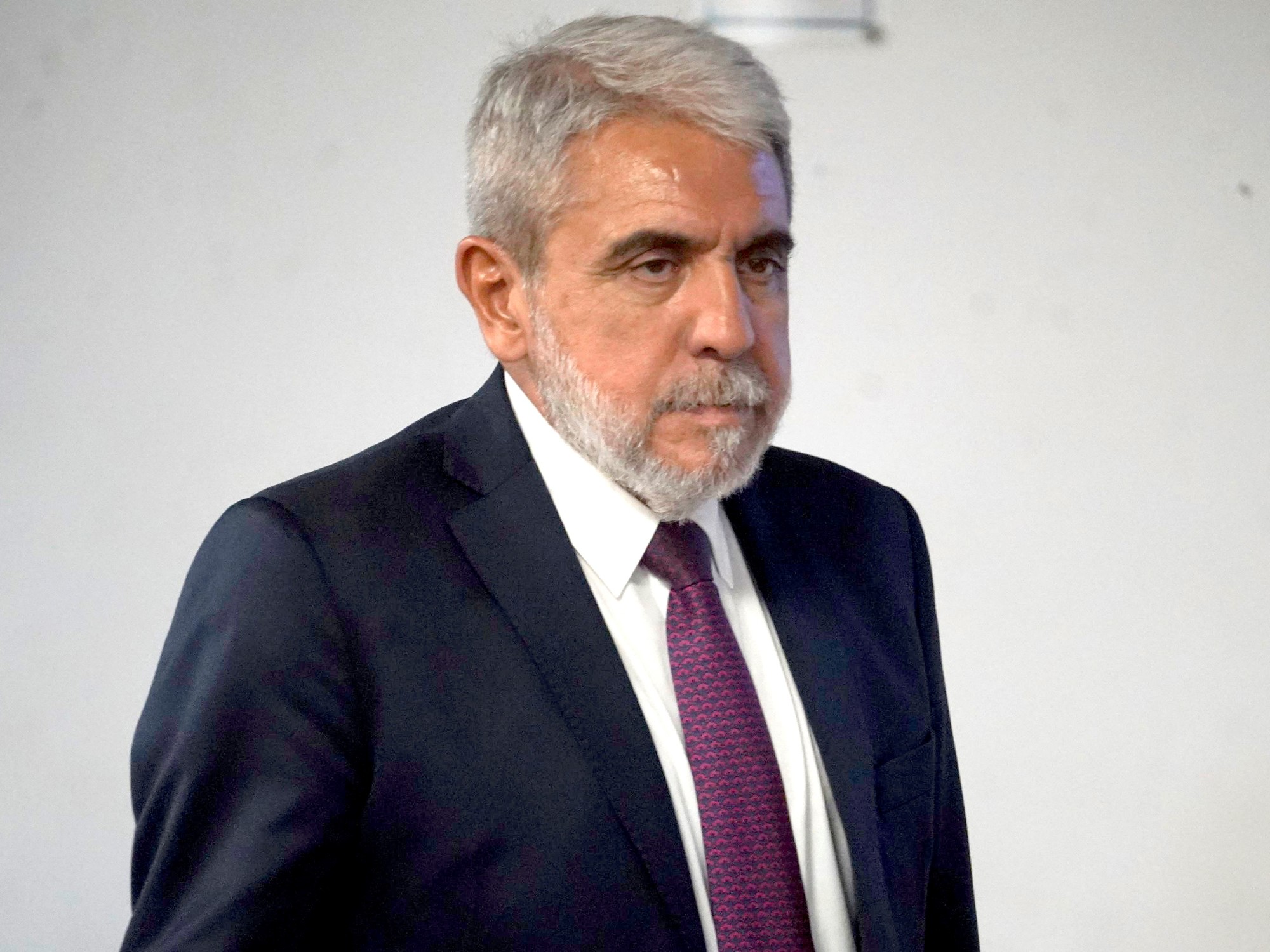 Aníbal Fernández durante un acto político en La Plata, criticando a Máximo Kirchner. Foto: Clarín
