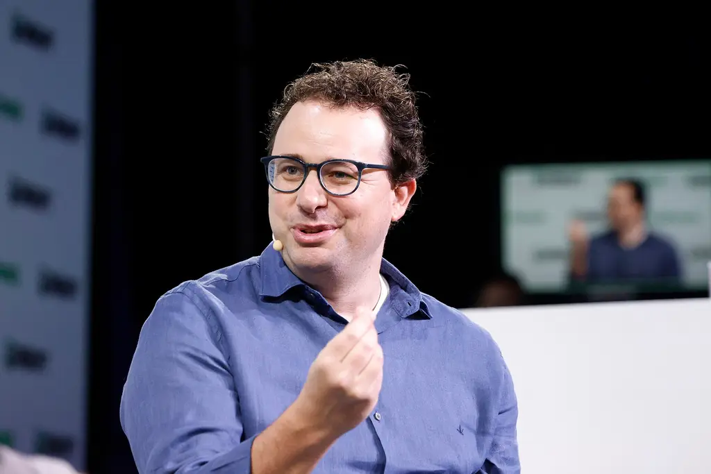 Dario Amodei, director ejecutivo de Anthropic, durante una conferencia de tecnología. Foto: TechCrunch / Wikimedia Commons (CC BY 2.0) (archivo)