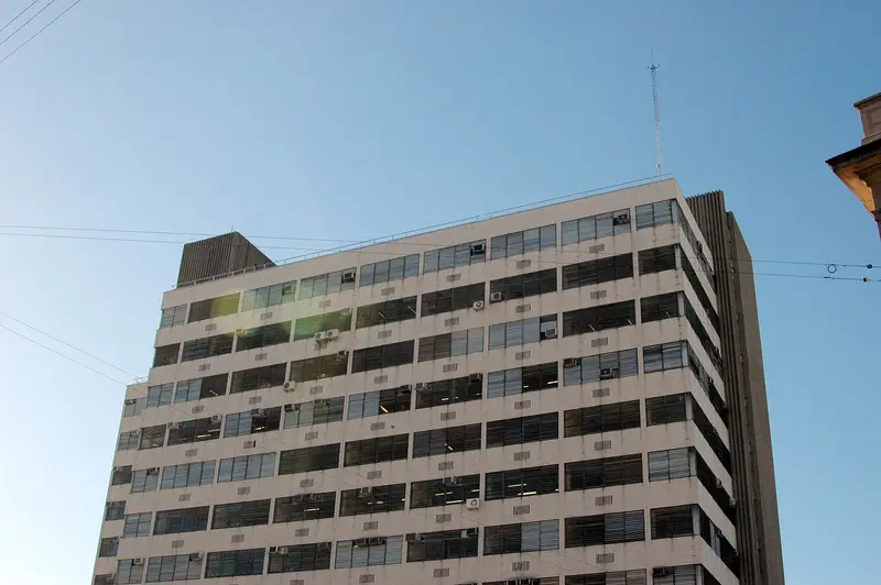 Fachada del Banco Central del Uruguay en Montevideo (imagen de archivo)