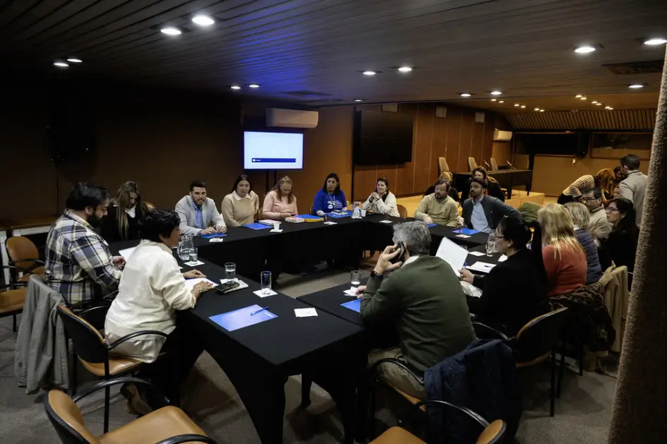 Sesión de trabajo de la Cipem en la Intendencia de Montevideo. Foto: Congreso de Intendentes