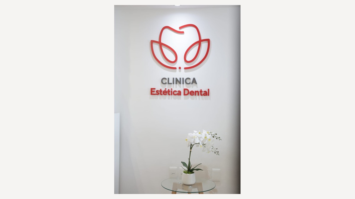 Instalaciones de Clínica Estética Dental en Montevideo (imagen del sitio oficial clinicadental.com.uy).