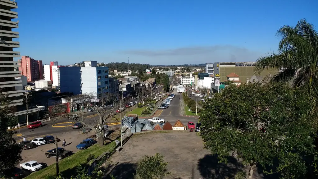 Vista de la frontera entre Rivera y Santana do Livramento, principal paso de ingreso de migrantes cubanos desde Brasil. Foto: Mx. Granger / Wikimedia Commons (CC0) (archivo)