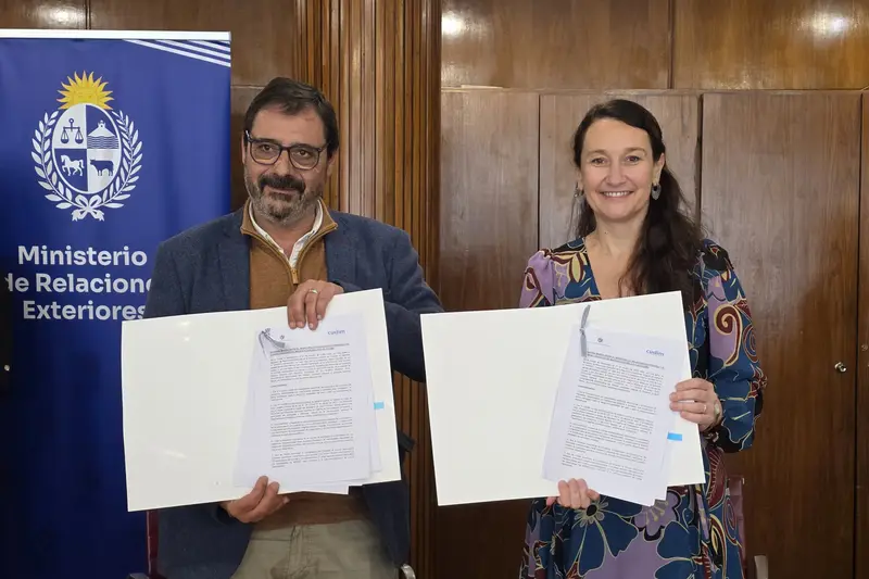 Cancillería y Cudim acuerdan impulsar la cooperación científica uruguaya a través de embajadas. Foto: Ministerio de Relaciones Exteriores