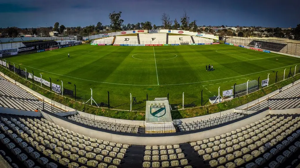 Vista panorámica del estadio Jardines del Hipódromo, cancha de Danubio, en Montevideo. Foto: SebaZX / Wikimedia Commons (CC BY-SA 4.0) (archivo)