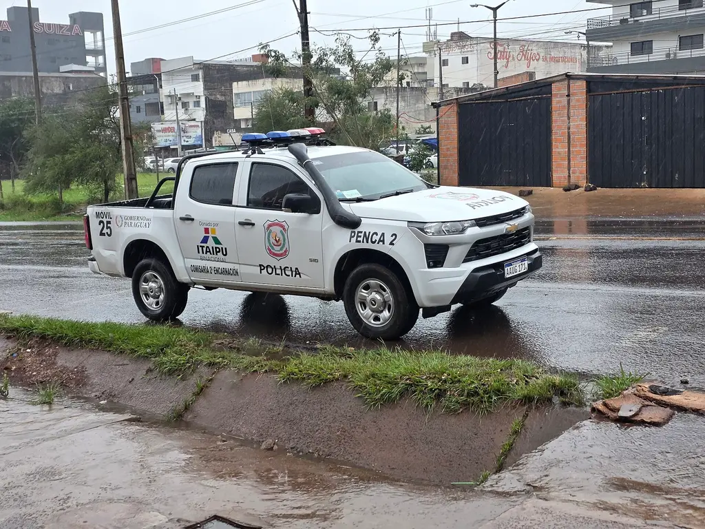 Una camioneta de la Policía Nacional de Paraguay. Foto: Horacio Cambeiro / Wikimedia Commons (CC BY-SA 4.0) (archivo)