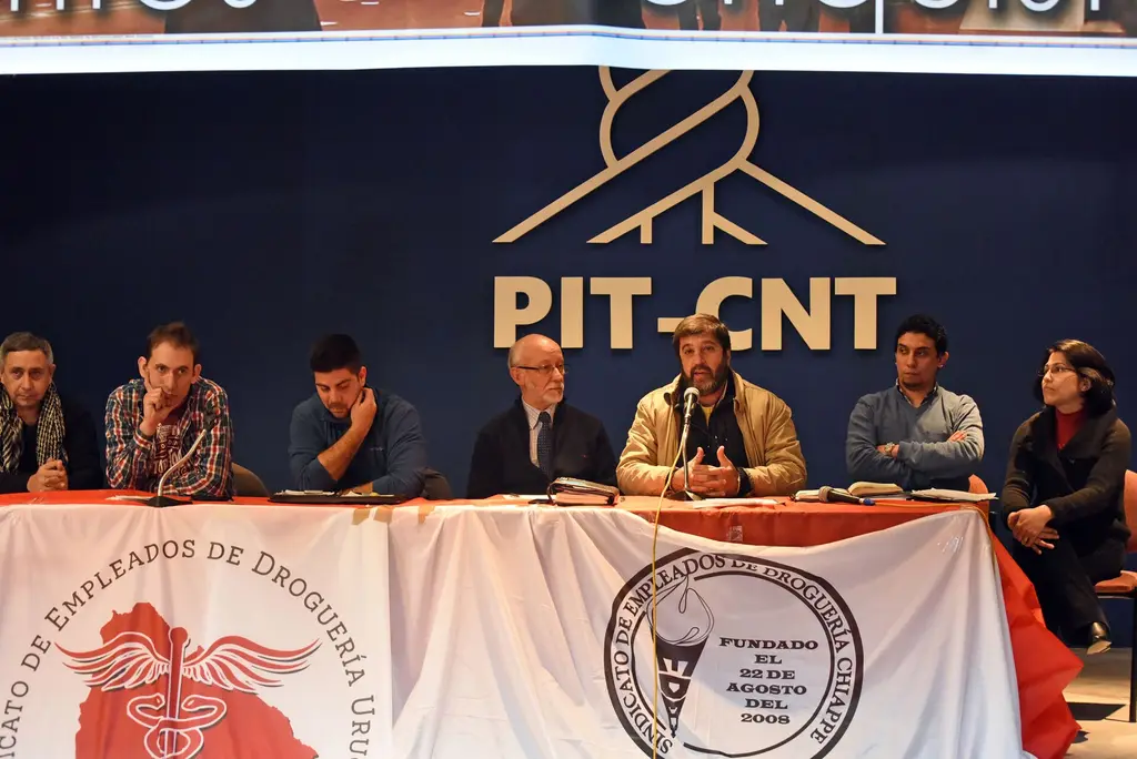 Fernando Pereira, hoy presidente del Frente Amplio, habla en una conferencia cuando presidía el PIT-CNT. Foto: MIEM Uruguay / Wikimedia Commons (CC BY 2.0) (archivo)