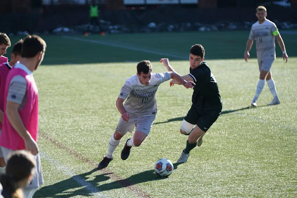Jugadores de fútbol en un entrenamiento. Foto: Unsplash