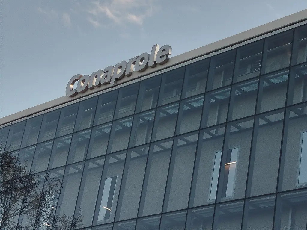Fachada de la nueva sede corporativa de Conaprole, en Montevideo (archivo, setiembre de 2026). Foto: BiblioJu / Wikimedia Commons (CC BY-SA 4.0)