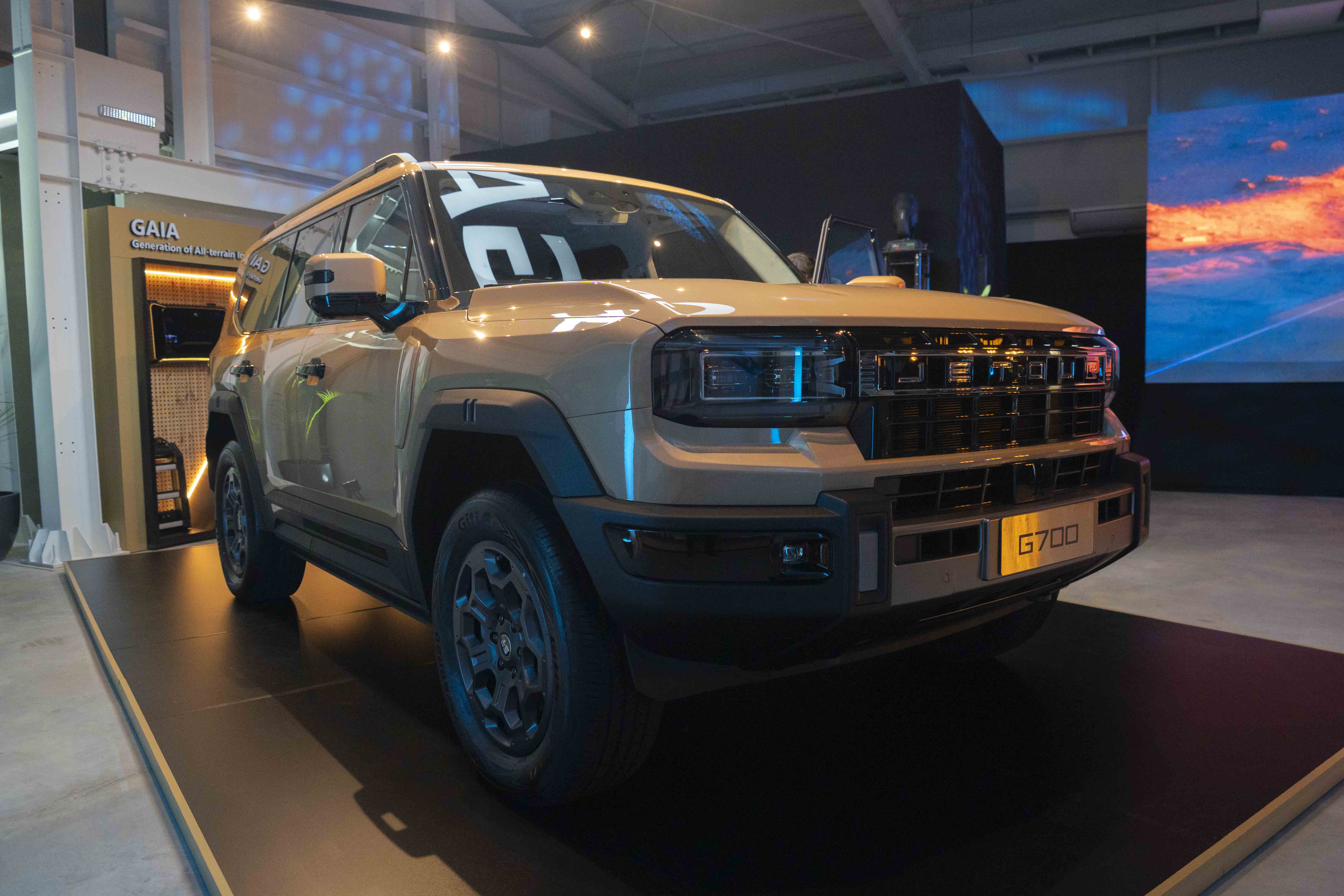El SUV G700 de Jetour en el showroom de Punta Gorda. Foto: El País
