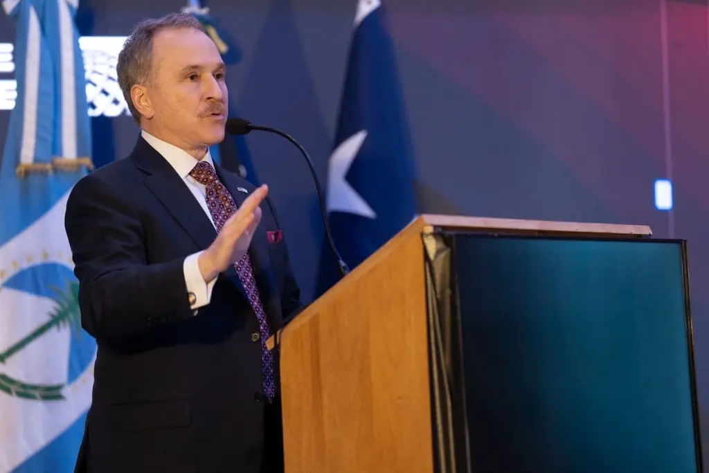 Peter Lamelas habla en Neuquén. Foto: La Nación