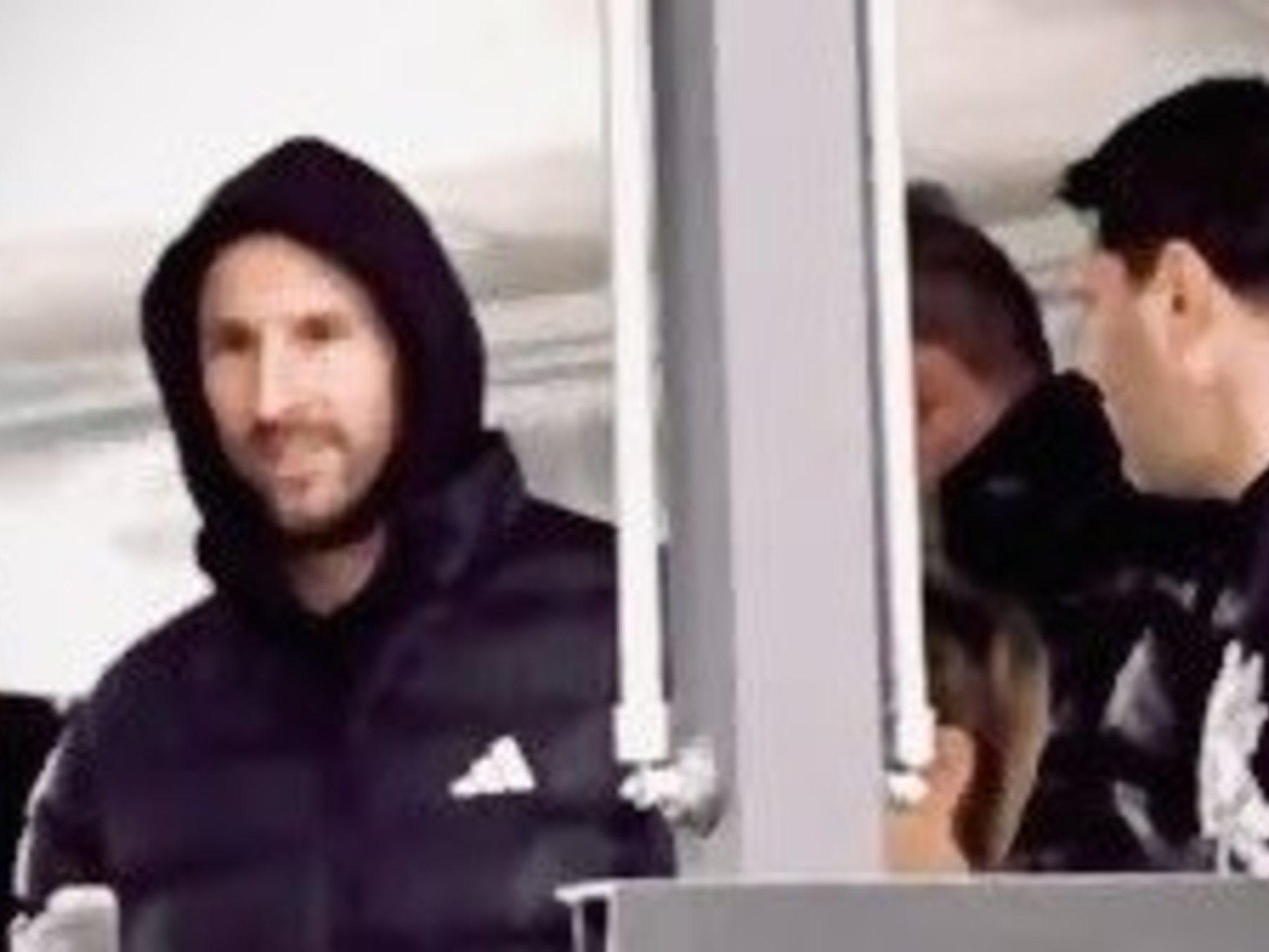 Lionel Messi en el palco de Leones FC, durante el partido contra Central Córdoba. Foto: Clarín