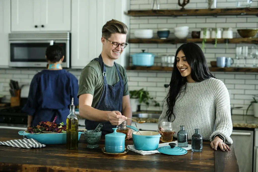 Cocina profesional con utensilios. Foto: Unsplash