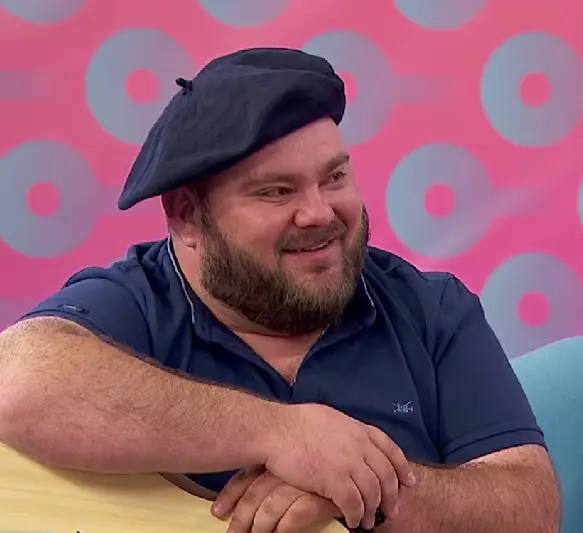 El cantante Matías Valdez durante una entrevista televisiva, en noviembre de 2023 (archivo). Foto: captura (CC BY 3.0)
