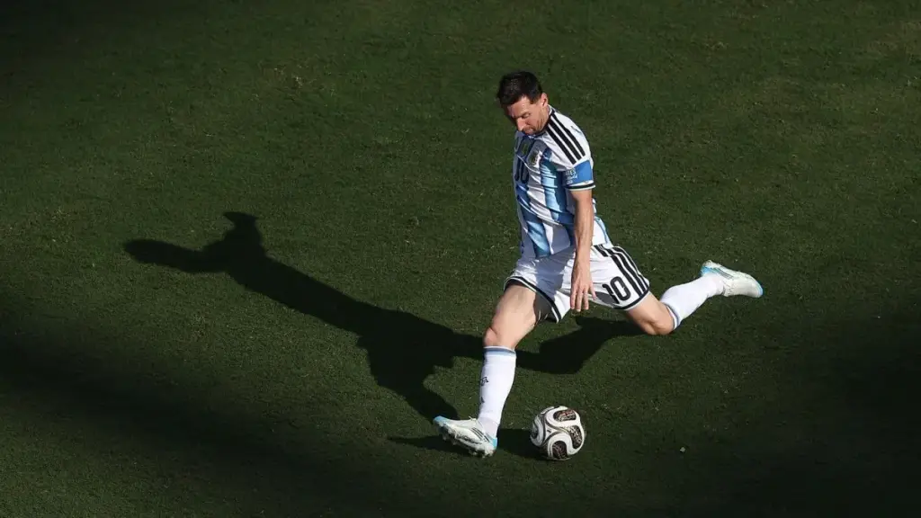 Messi llega a Rosario en un vuelo privado. Foto: Subrayado
