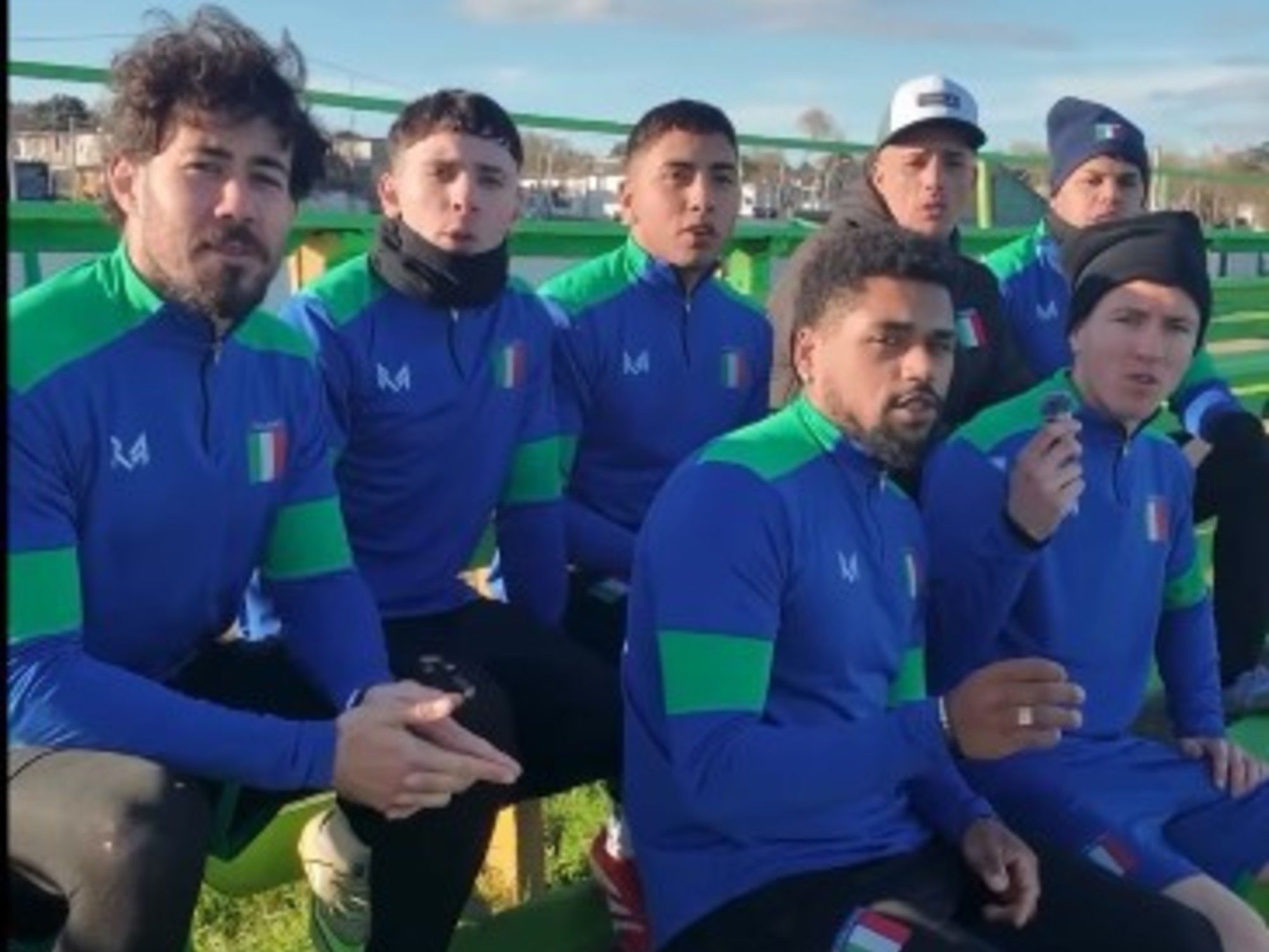 Jugadores de Deportivo Italiano rinden homenaje a Bruno Betancor. Foto: Deportivo Italiano
