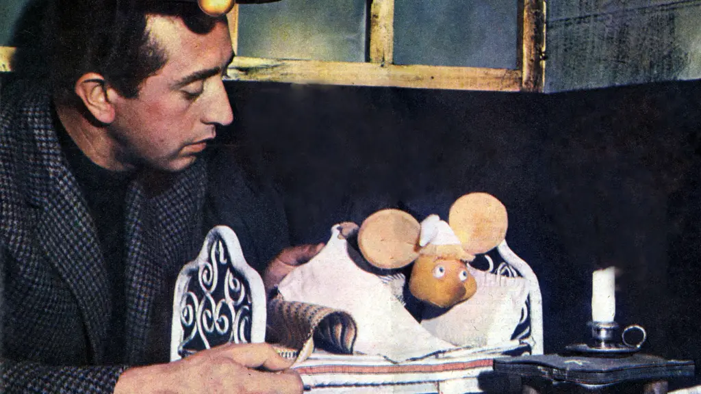 Peppino Mazzullo junto al títere de Topo Gigio en 1961 (archivo). Foto: autor desconocido / Wikimedia Commons (dominio público)