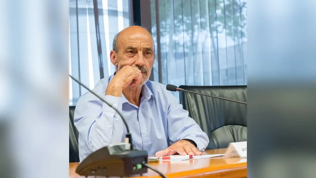 Ubaldo Aíta, entonces diputado por Canelones, durante una sesión de comisión en el Parlamento. Foto: Isaabelle / Wikimedia Commons (CC BY-SA 4.0) (archivo)