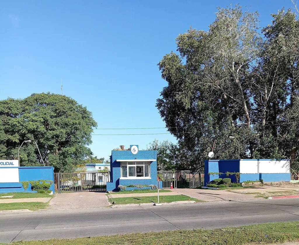 Entrada de la Escuela Nacional de Policía en Montevideo, donde el ministro adelantó las cifras. Foto: JacobinoWunsh / Wikimedia Commons (CC BY-SA 4.0) (archivo)