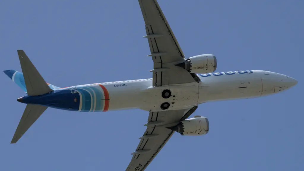 Un Boeing 737 MAX 8 de Flydubai, matrícula A6-FMN, visto desde abajo durante un despegue (archivo). Foto: Marcxosm / Wikimedia Commons (CC BY 4.0)