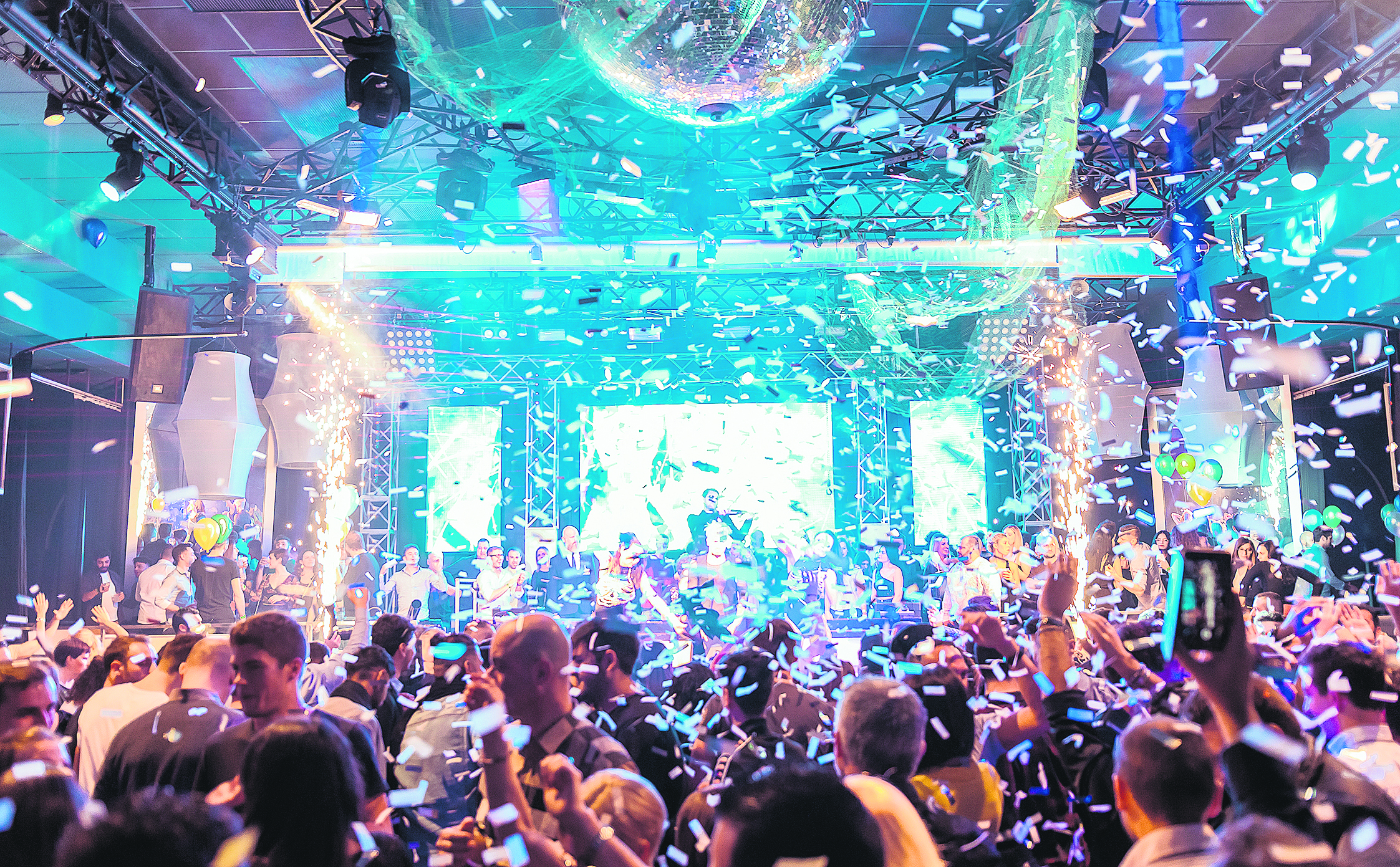 Celebración de la Noche de la Nostalgia en un local bailable en Uruguay. Foto: El País