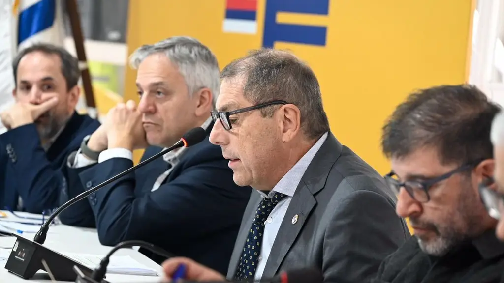 Gabriel Oddone habla en la presentación del proyecto de jubilación. Foto: El Observador