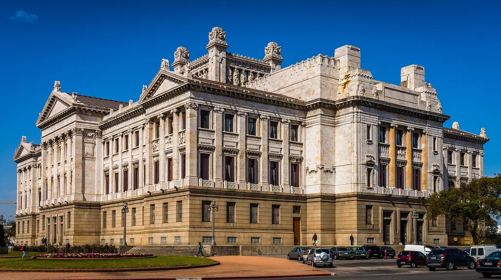 El Palacio Legislativo, en Montevideo. Foto: GameOfLight / Wikimedia Commons (CC BY-SA 3.0) (archivo)