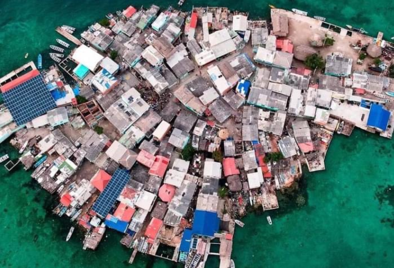 Vista aérea de Santa Cruz del Islote, una isla densamente poblada en el Caribe. Foto: El País