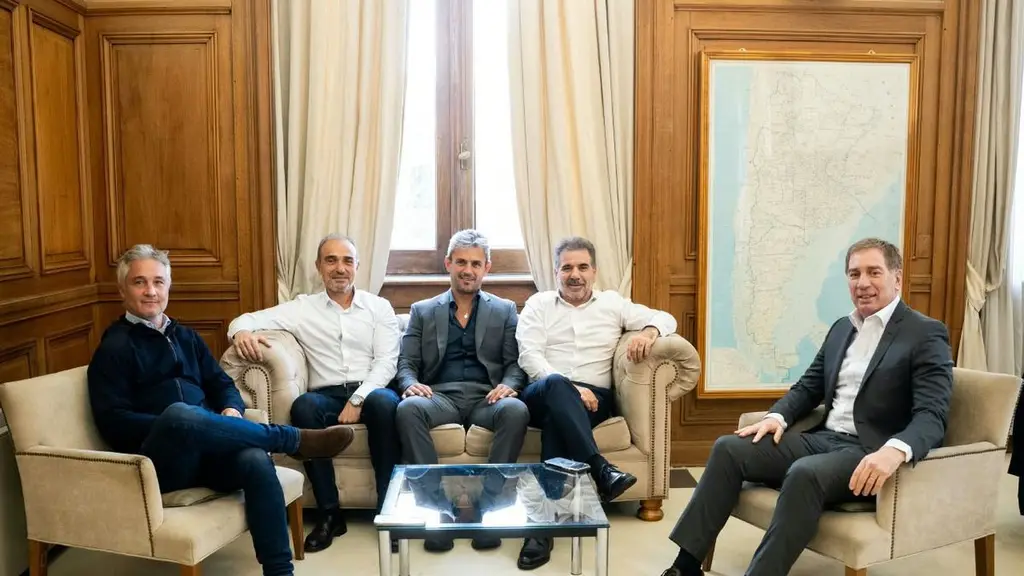 Diego Santilli con dirigentes del PRO en Casa Rosada. Foto: Ámbito