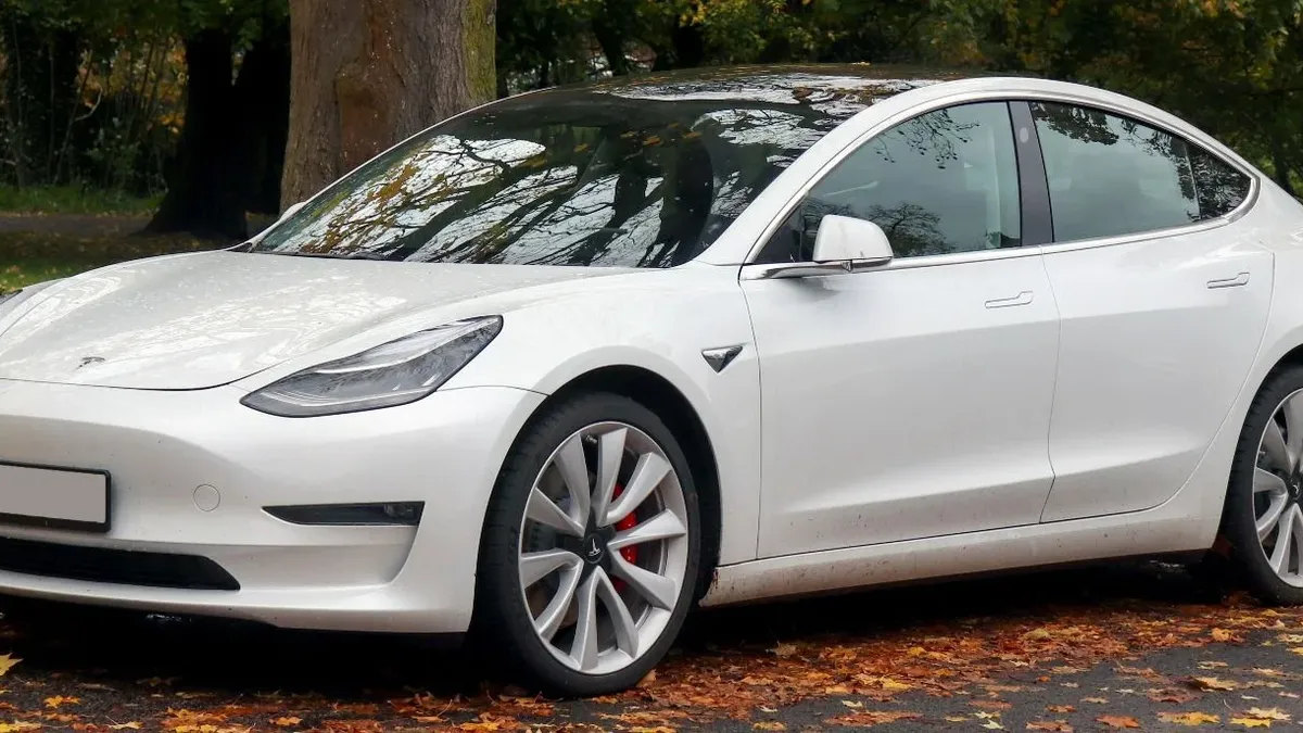 Vehículo Tesla en exhibición.