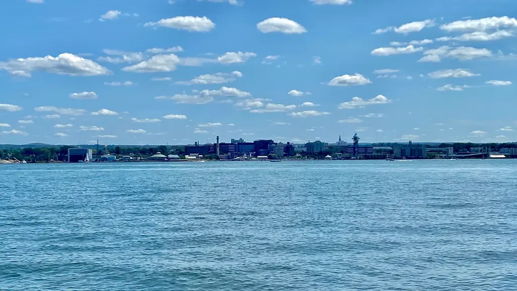 Vista de la costanera y el centro de Erie, Pensilvania, sobre el lago Erie. Foto: Andre Carrotflower / Wikimedia Commons (CC BY-SA 4.0) (archivo)