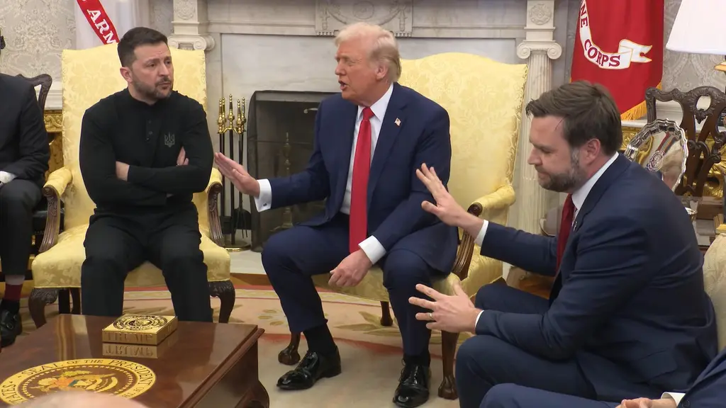 Donald Trump y Volodímir Zelensky discuten durante una reunión en el Despacho Oval de la Casa Blanca. Foto: The White House / Wikimedia Commons (dominio público) (archivo)